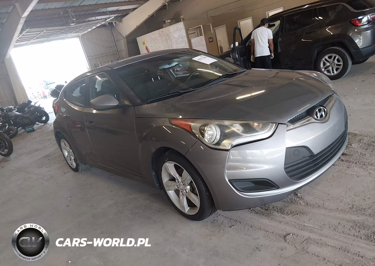 2014 Hyundai Veloster Base W-Black