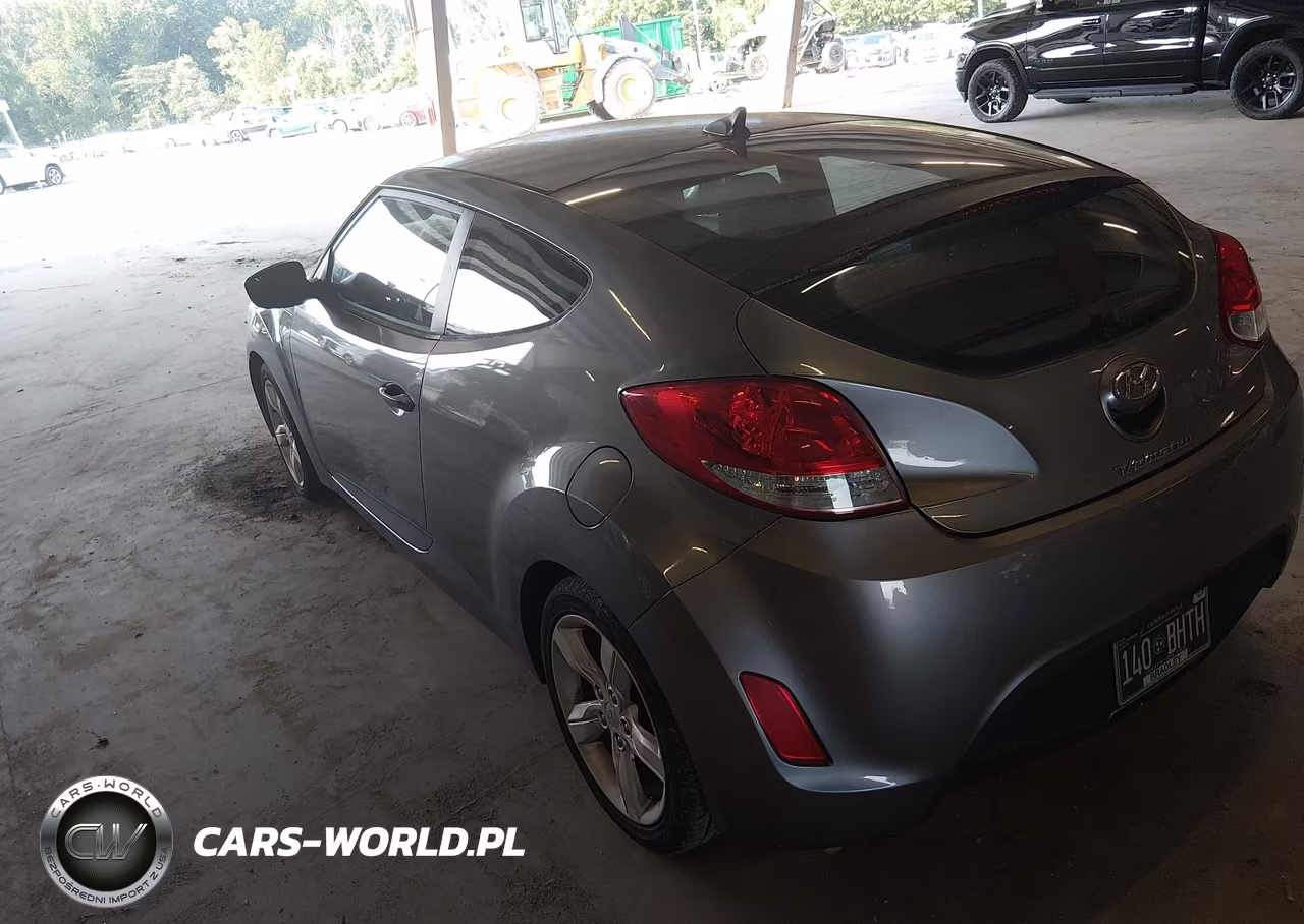 2014 Hyundai Veloster Base W-Black VIN:KMHTC6AD4EU214803 - 3