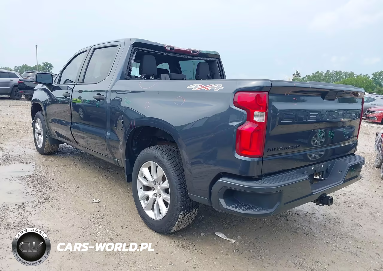 2021 Chevrolet Silverado 1500 4Wd Short Bed Custom VIN:1GCPYBEKXMZ399322 - 3