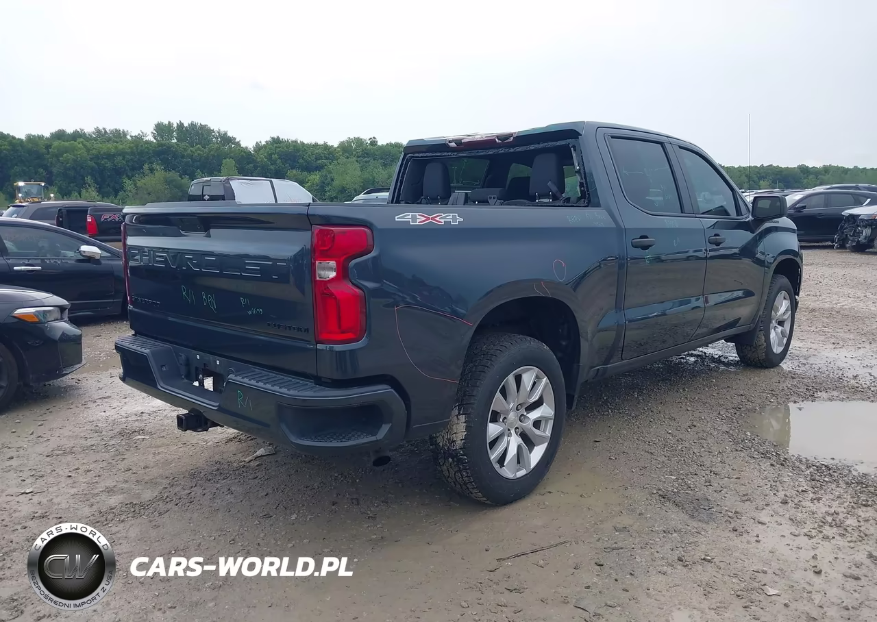 2021 Chevrolet Silverado 1500 4Wd Short Bed Custom VIN:1GCPYBEKXMZ399322 - 4