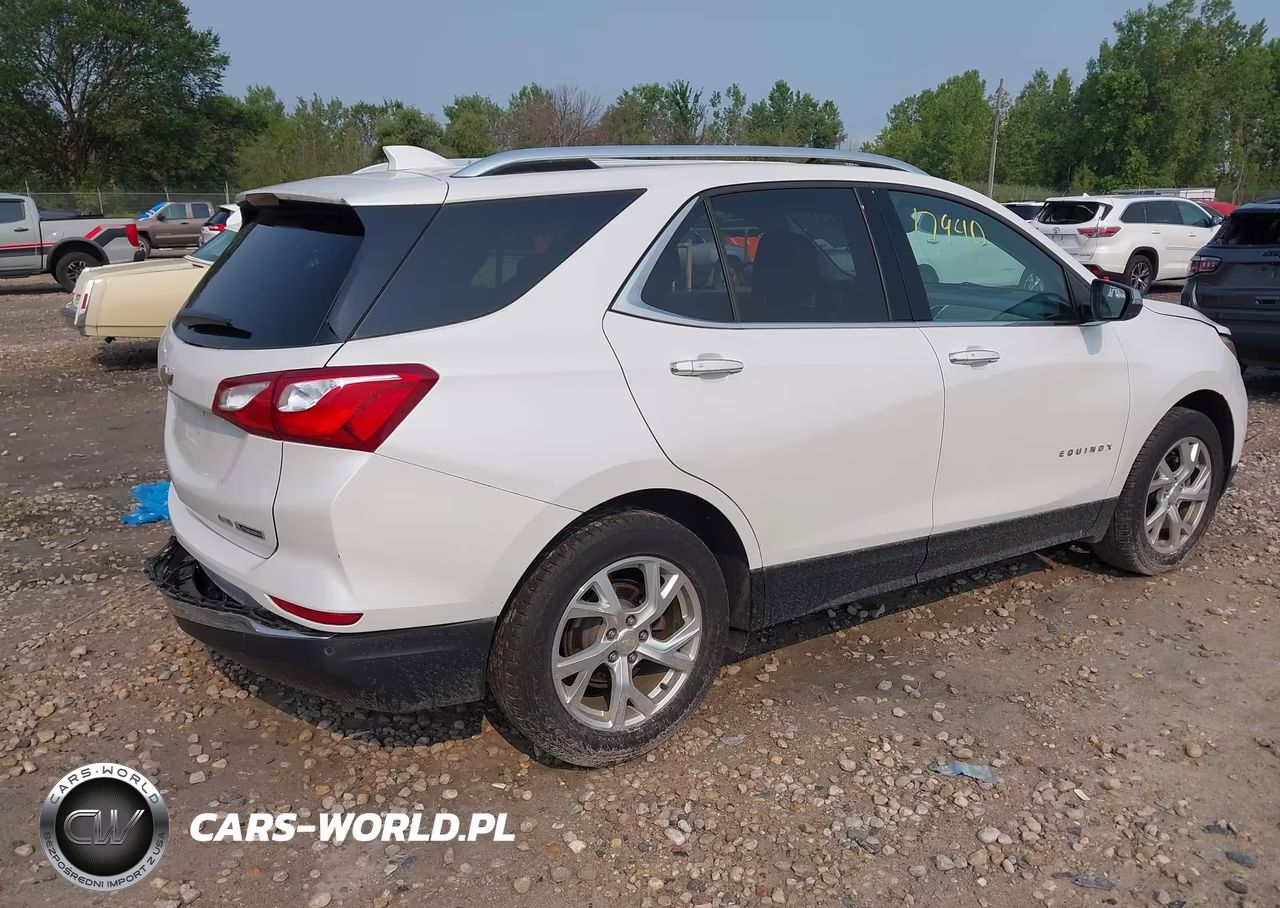 2018 Chevrolet Equinox Premier VIN:2GNAXVEV3J6291174 - 4