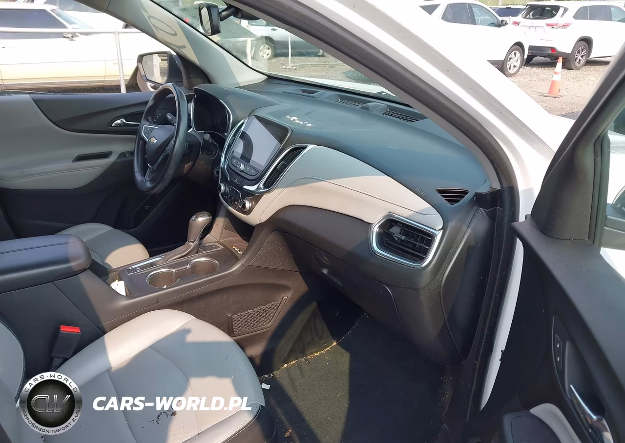 2018 Chevrolet Equinox Premier VIN:2GNAXVEV3J6291174 - 5