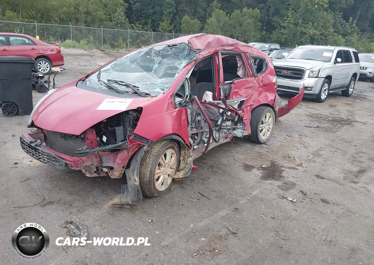 2010 Honda Fit VIN:JHMGE8H2XAC010747 - 2