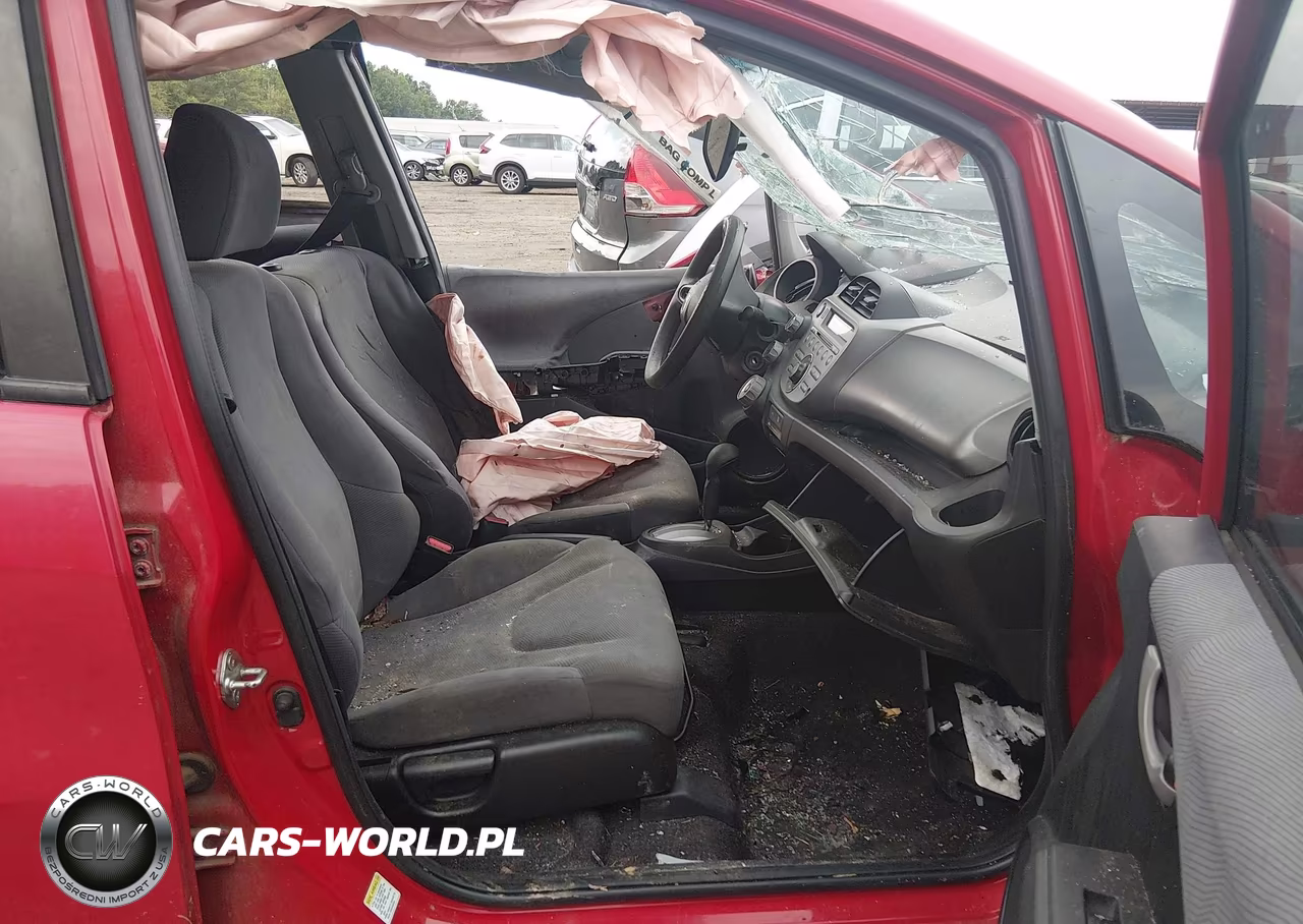 2010 Honda Fit VIN:JHMGE8H2XAC010747 - 5