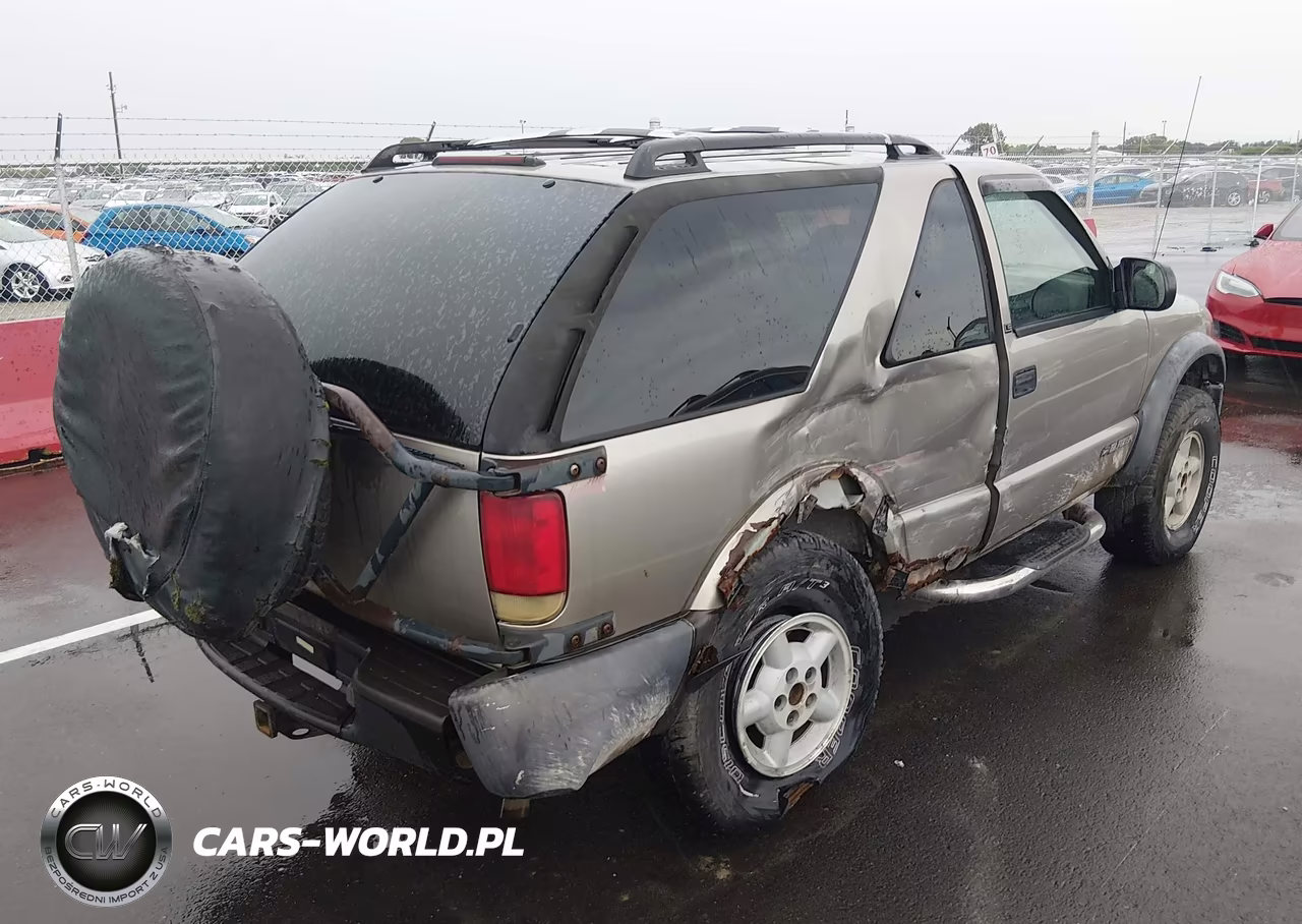 2000 Chevrolet Blazer Ls VIN:1GNCT18W3YK206259 - 4