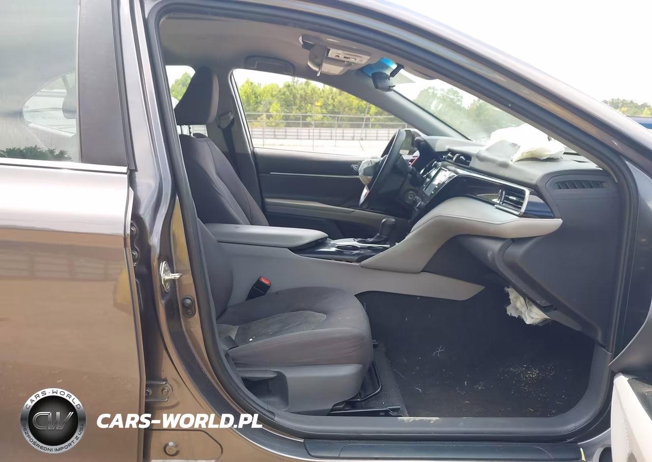 2020 Toyota Camry Le VIN:4T1C11AK0LU941750 - 5