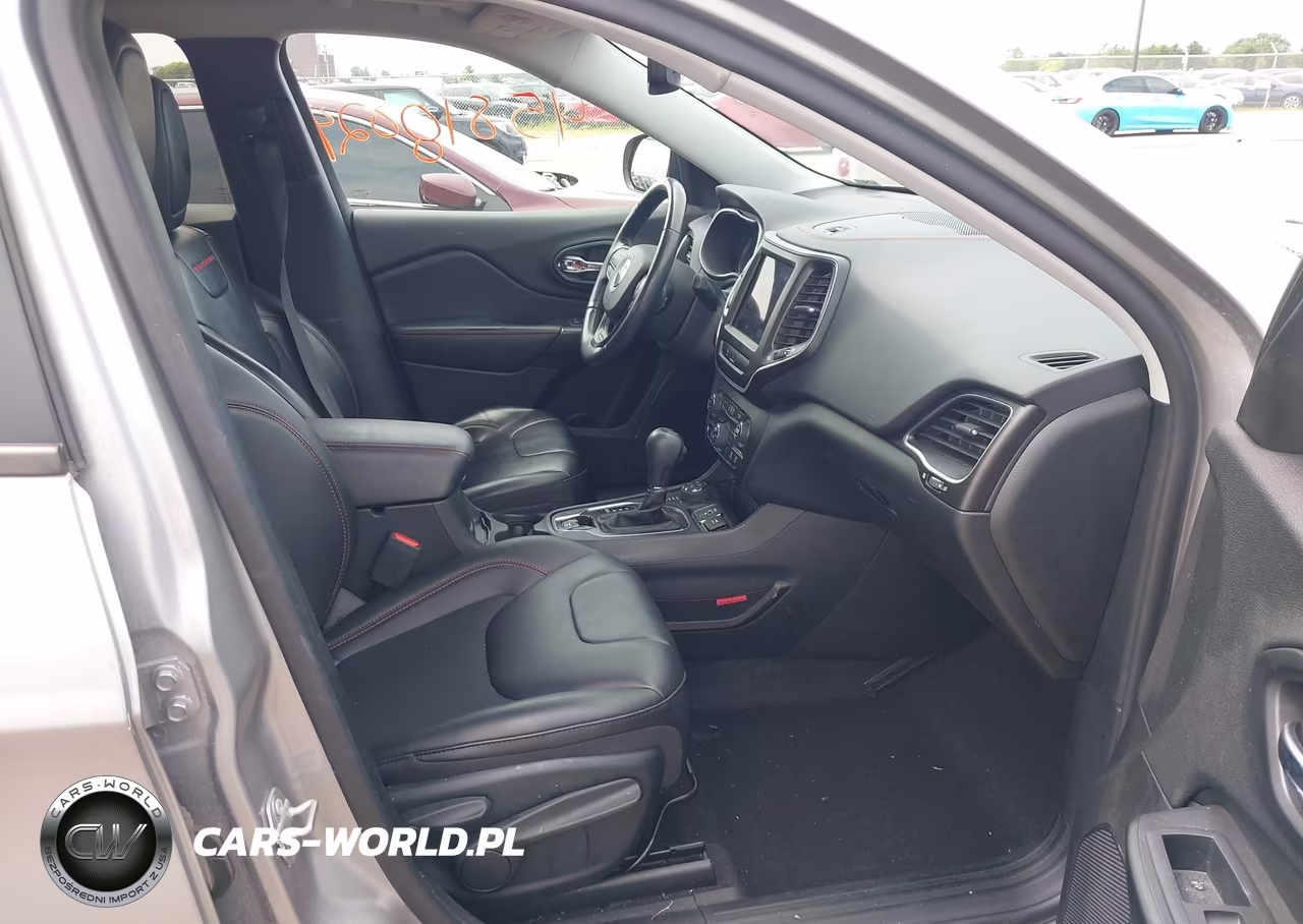 2020 Jeep Cherokee Trailhawk 4X4 VIN:1C4PJMBX3LD614048 - 5