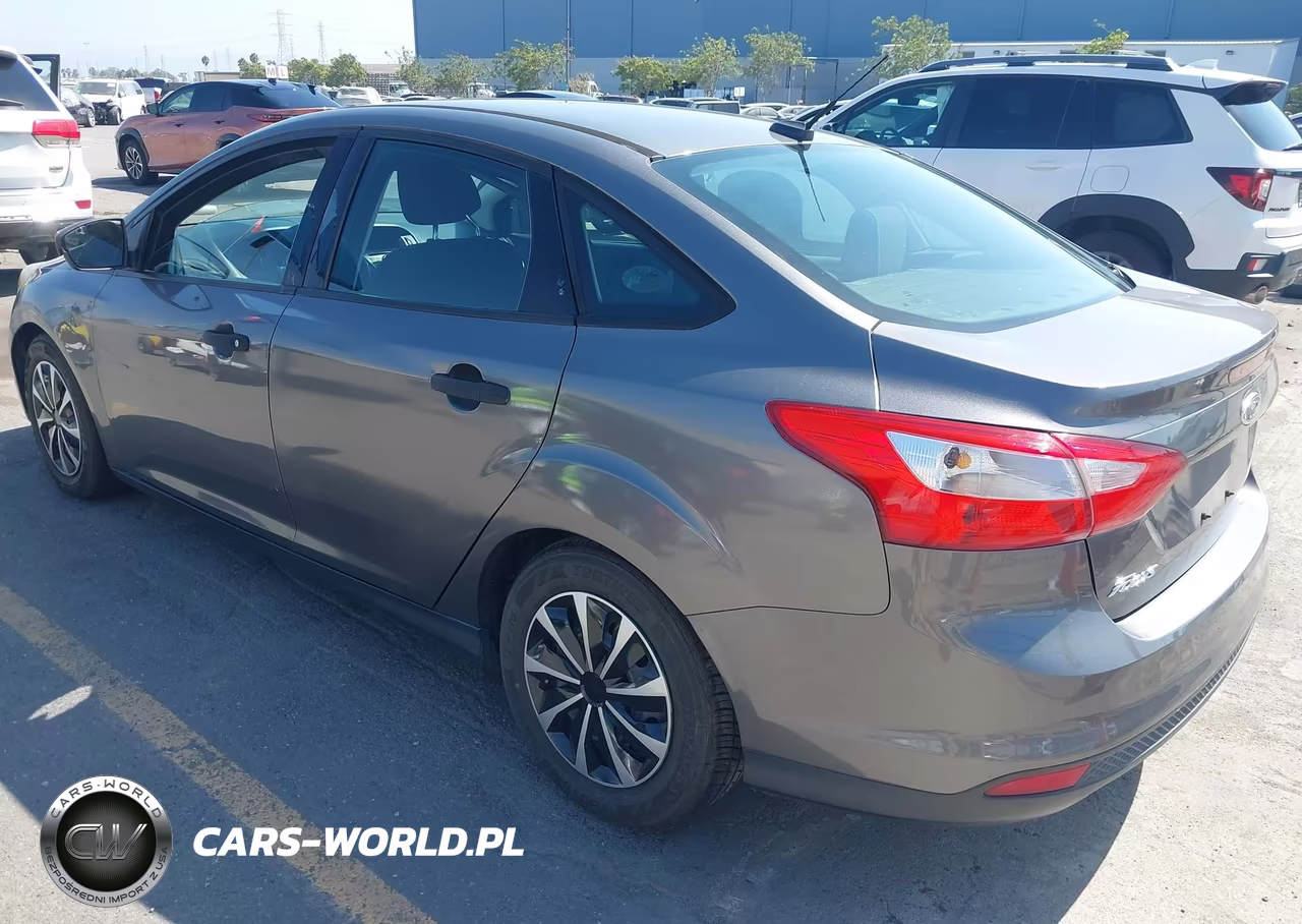 2014 Ford Focus S VIN:1FADP3E25EL169631 - 3