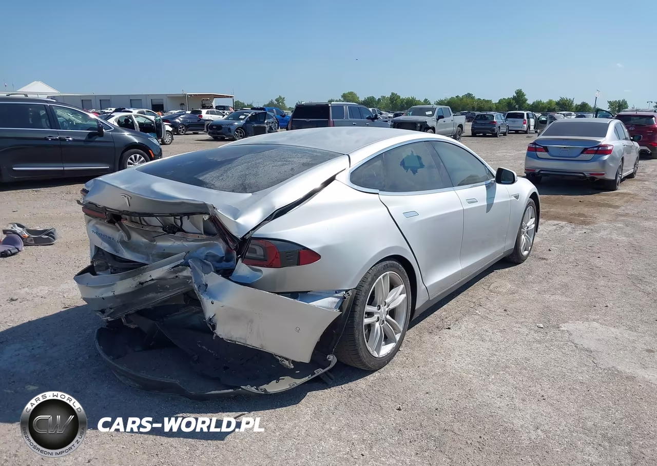 2015 Tesla Model S 70D-85D-P85D VIN:5YJSA1H21FFP69361 - 4