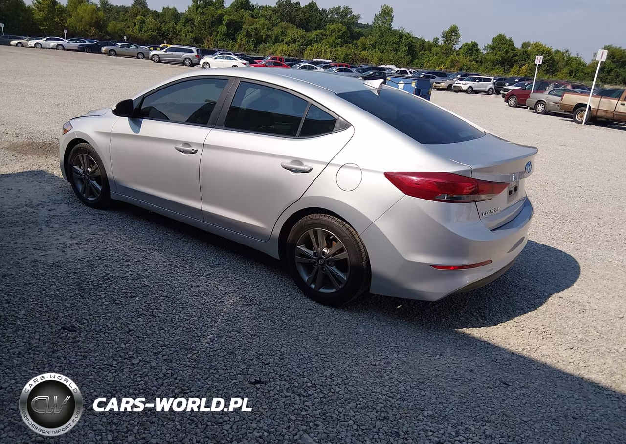 2018 Hyundai Elantra Sel VIN:5NPD84LF0JH329691 - 3