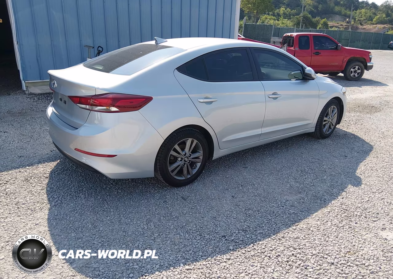 2018 Hyundai Elantra Sel VIN:5NPD84LF0JH329691 - 4