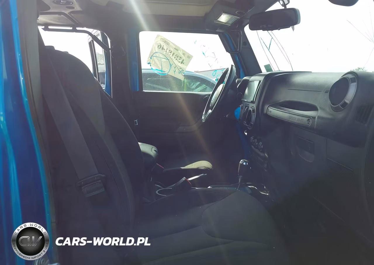 2016 Jeep Wrangler Unlimited Sport VIN:1C4BJWDG7GL224455 - 5