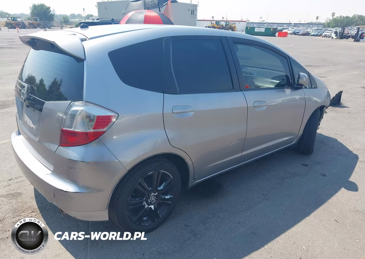 2010 Honda Fit Sport VIN:JHMGE8H43AS015277 - 4