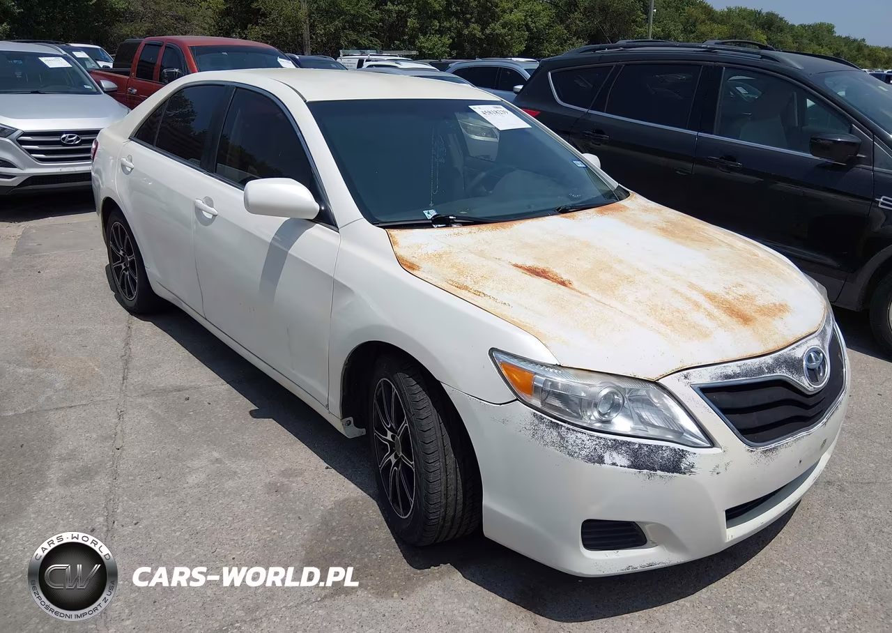2010 Toyota Camry Le – zdjęcie 1 z 11