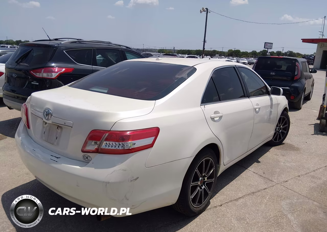 2010 Toyota Camry Le VIN:4T1BF3EKXAU580883 - 4