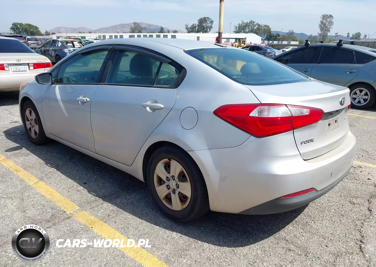 2015 Kia Forte Lx VIN:KNAFK4A6XF5426124 - 3