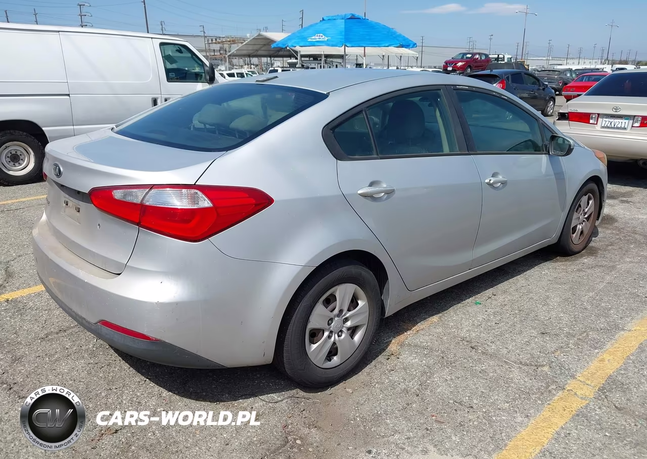 2015 Kia Forte Lx VIN:KNAFK4A6XF5426124 - 4
