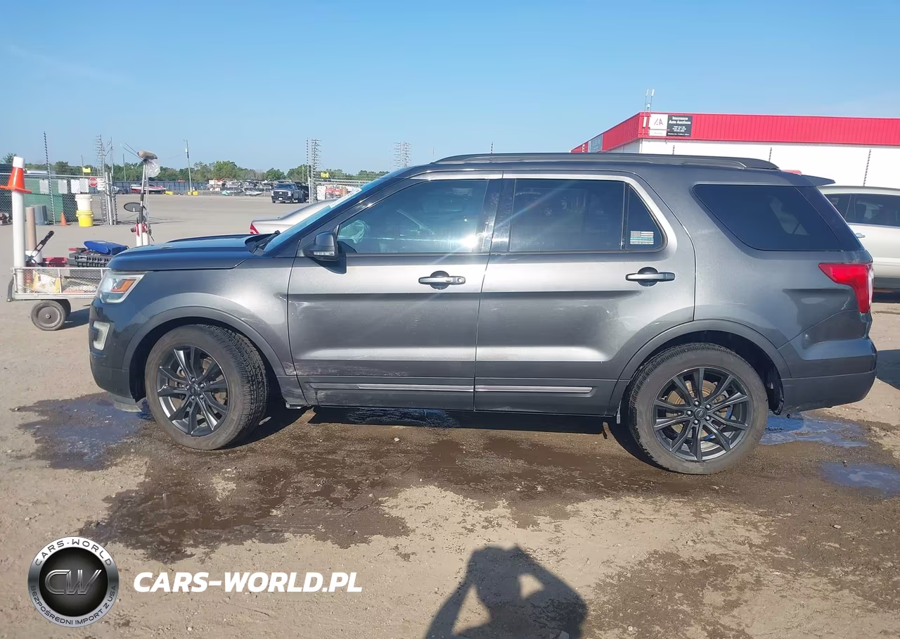 2017 Ford Explorer Xlt VIN:1FM5K8D88HGB21369 - 14