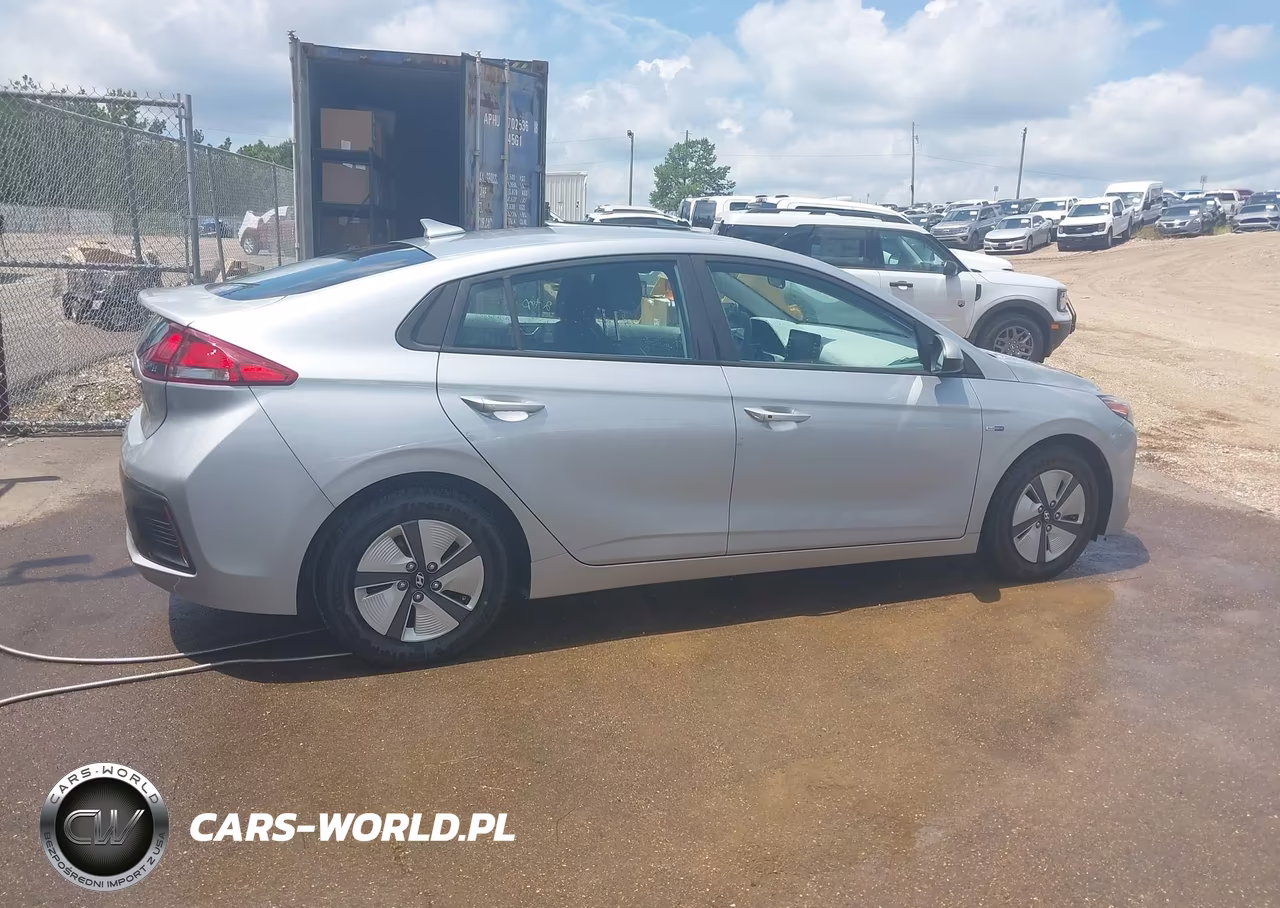 2020 Hyundai Ioniq Hybrid Blue VIN:KMHC65LC6LU232111 - 18