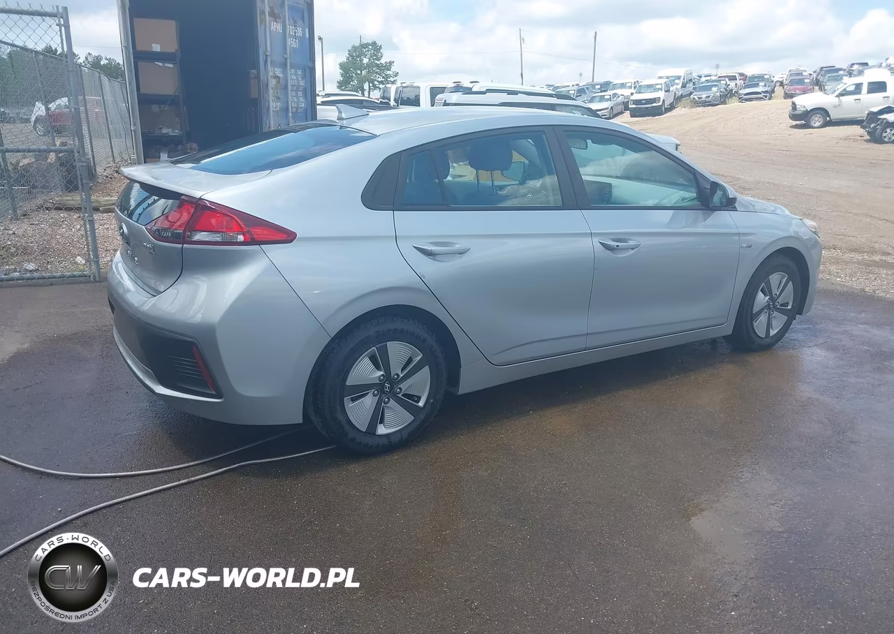 2020 Hyundai Ioniq Hybrid Blue VIN:KMHC65LC6LU232111 - 4