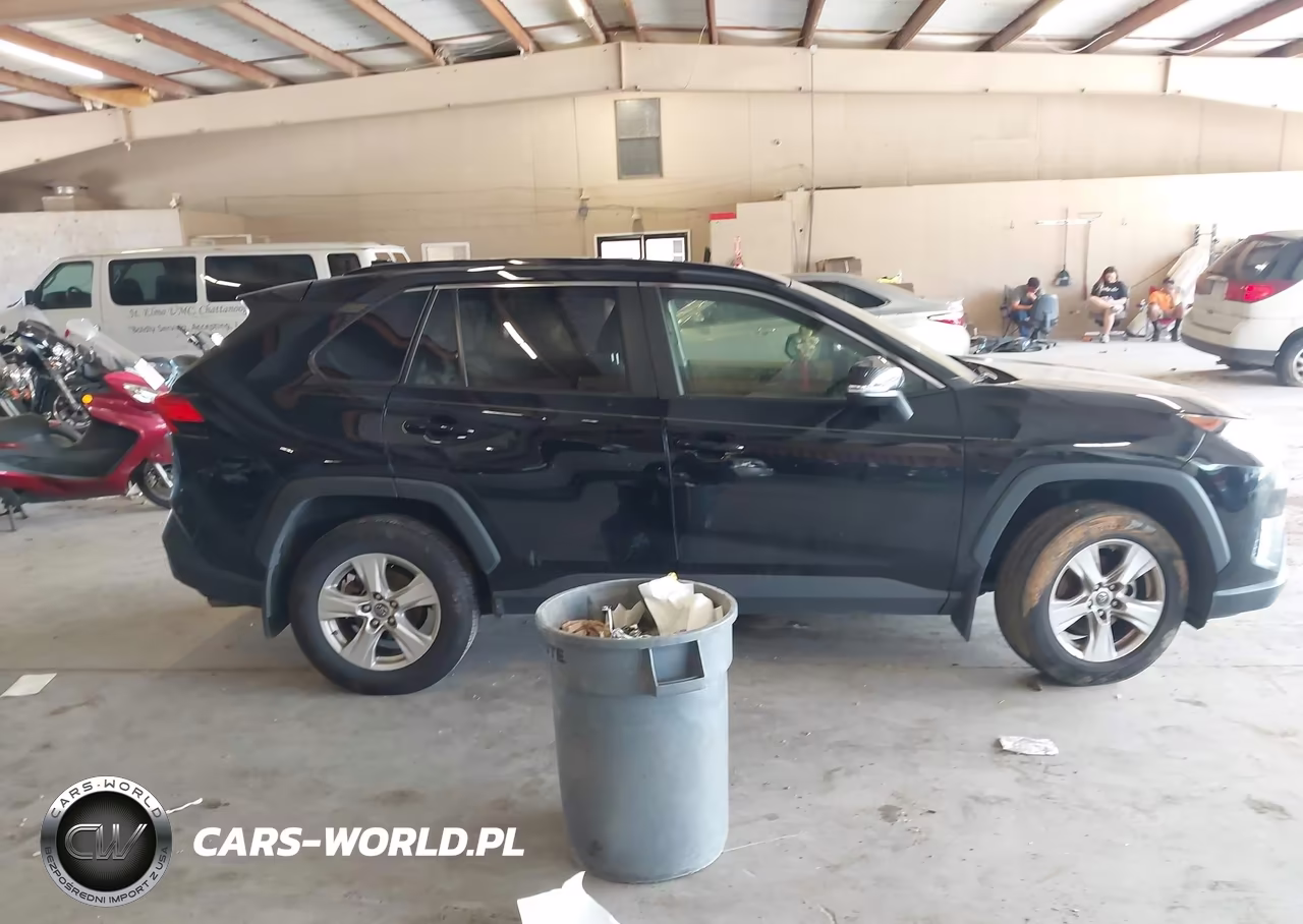 2019 Toyota Rav4 Xle VIN:JTMP1RFV2KJ022159 - 13