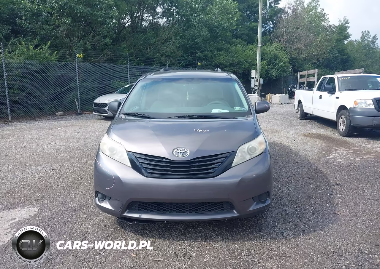 2013 Toyota Sienna Le V6 8 Passenger VIN:5TDKK3DC7DS404196 - 13