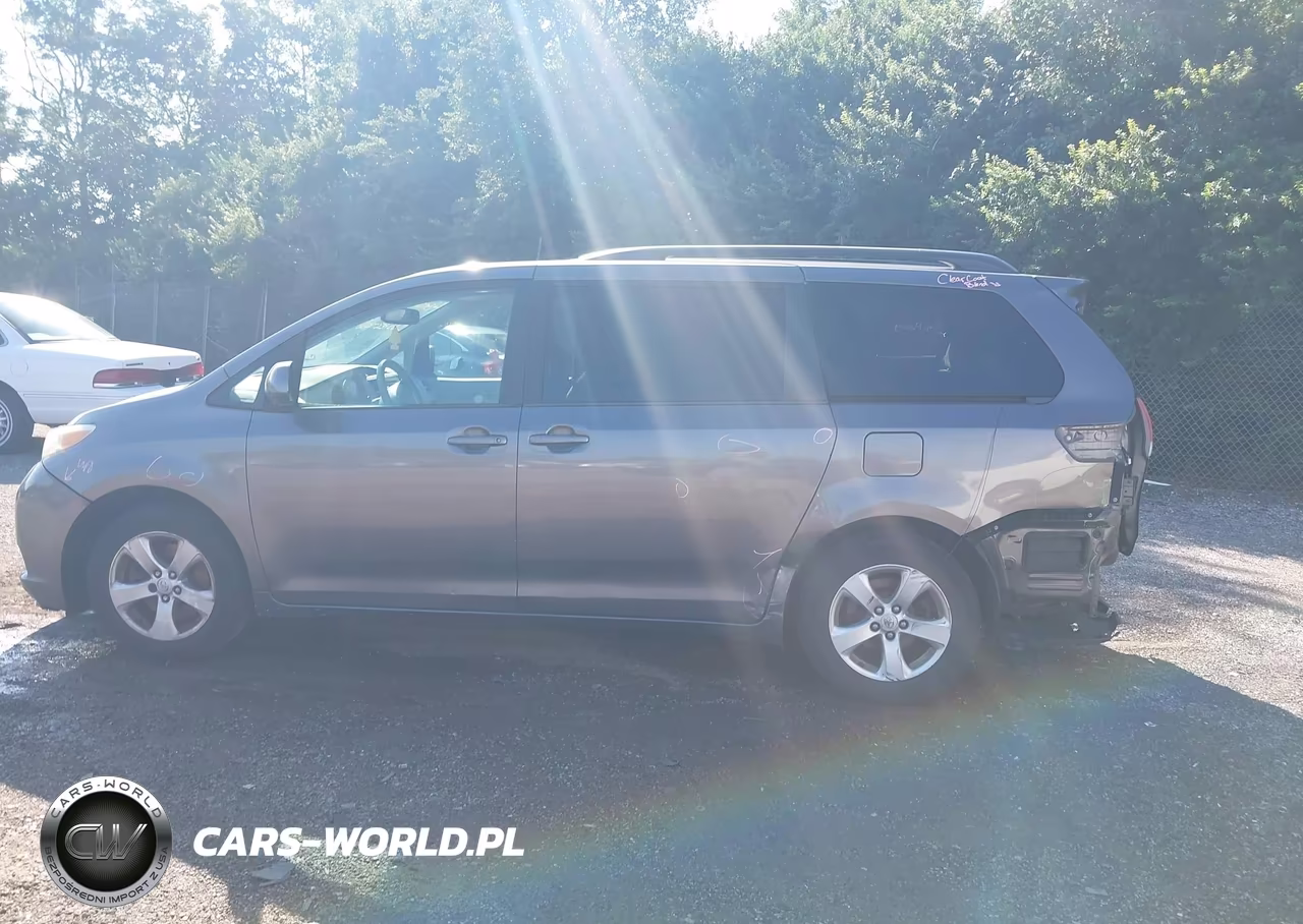2013 Toyota Sienna Le V6 8 Passenger VIN:5TDKK3DC7DS404196 - 15