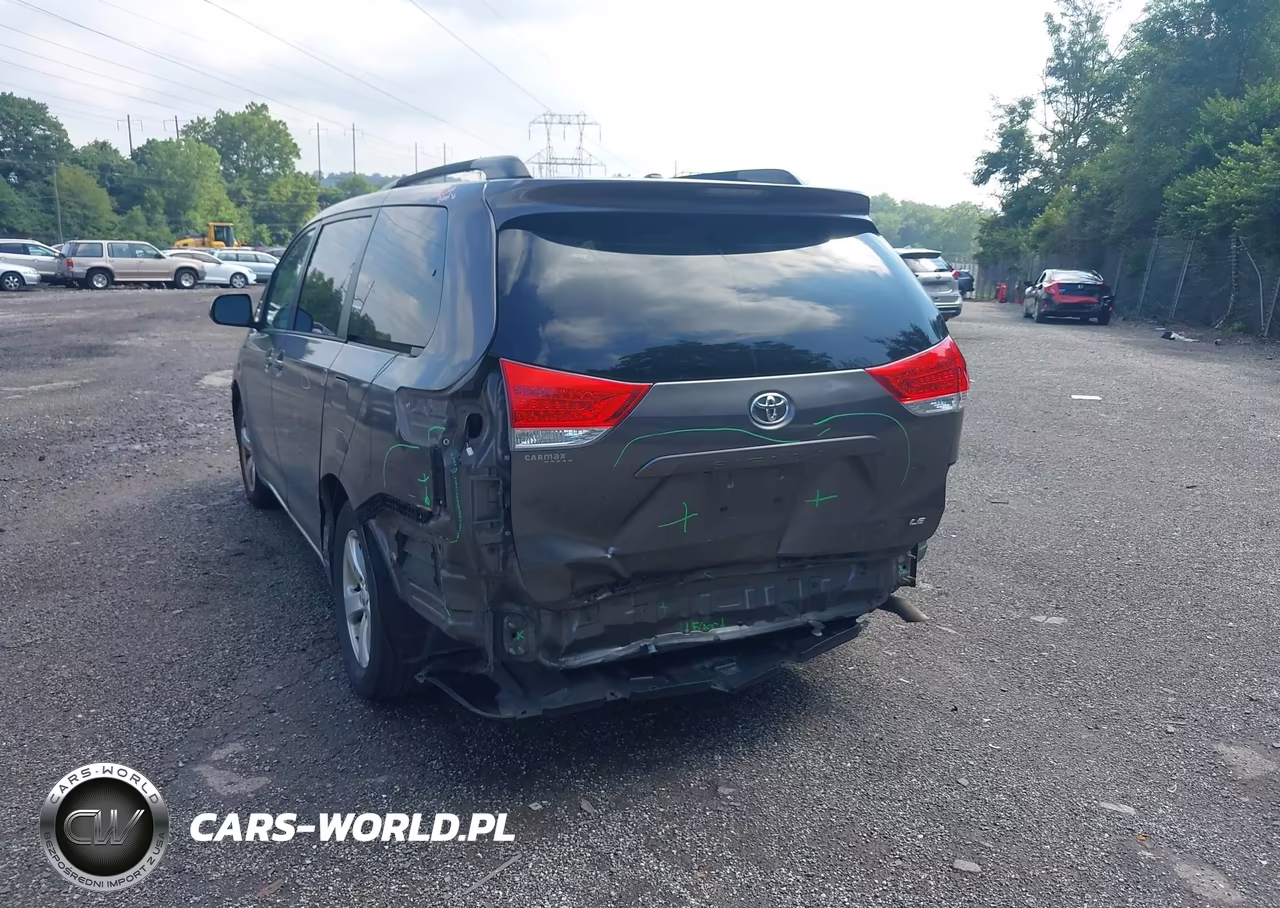 2013 Toyota Sienna Le V6 8 Passenger VIN:5TDKK3DC7DS404196 - 6