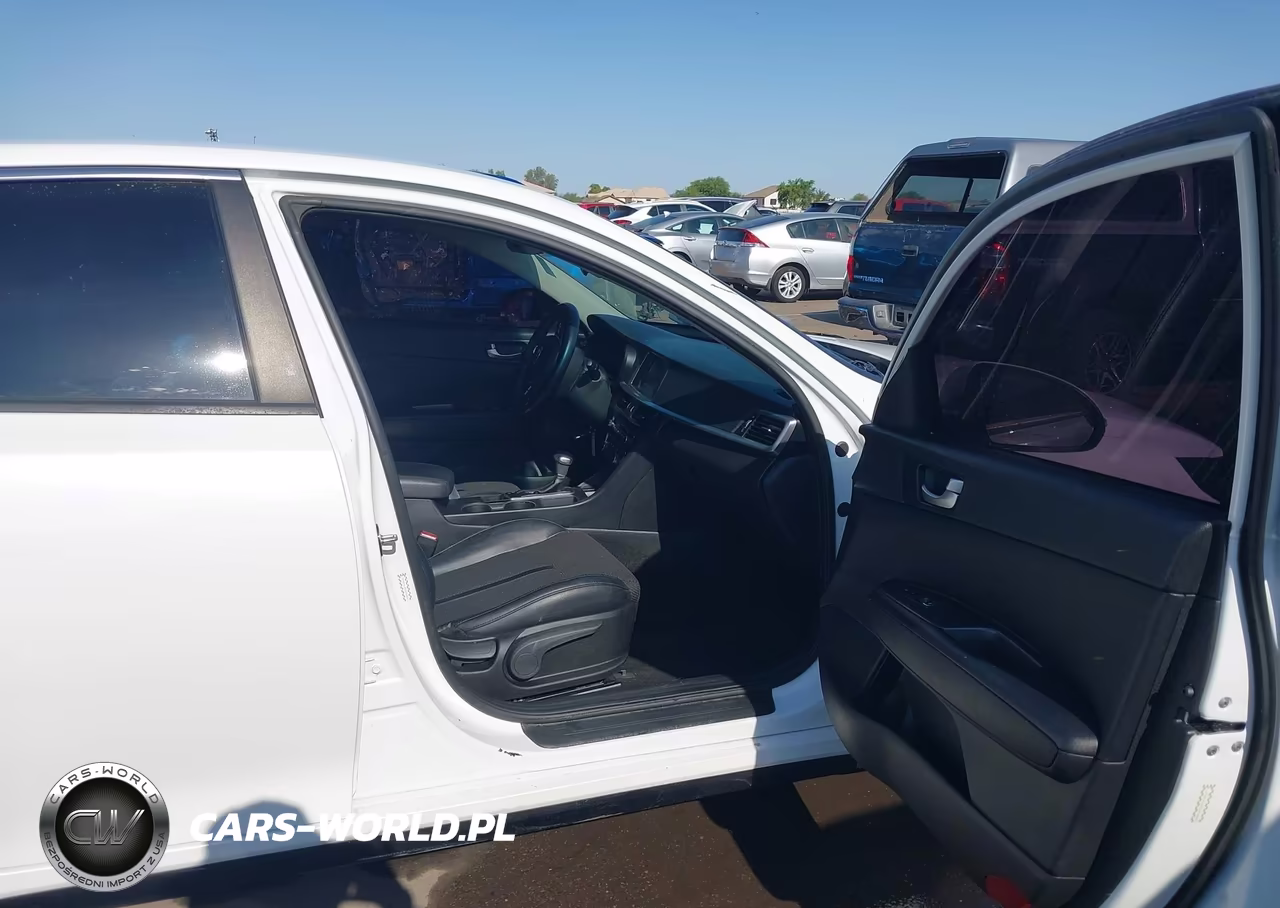 2020 Kia Optima S VIN:5XXGT4L30LG395853 - 5