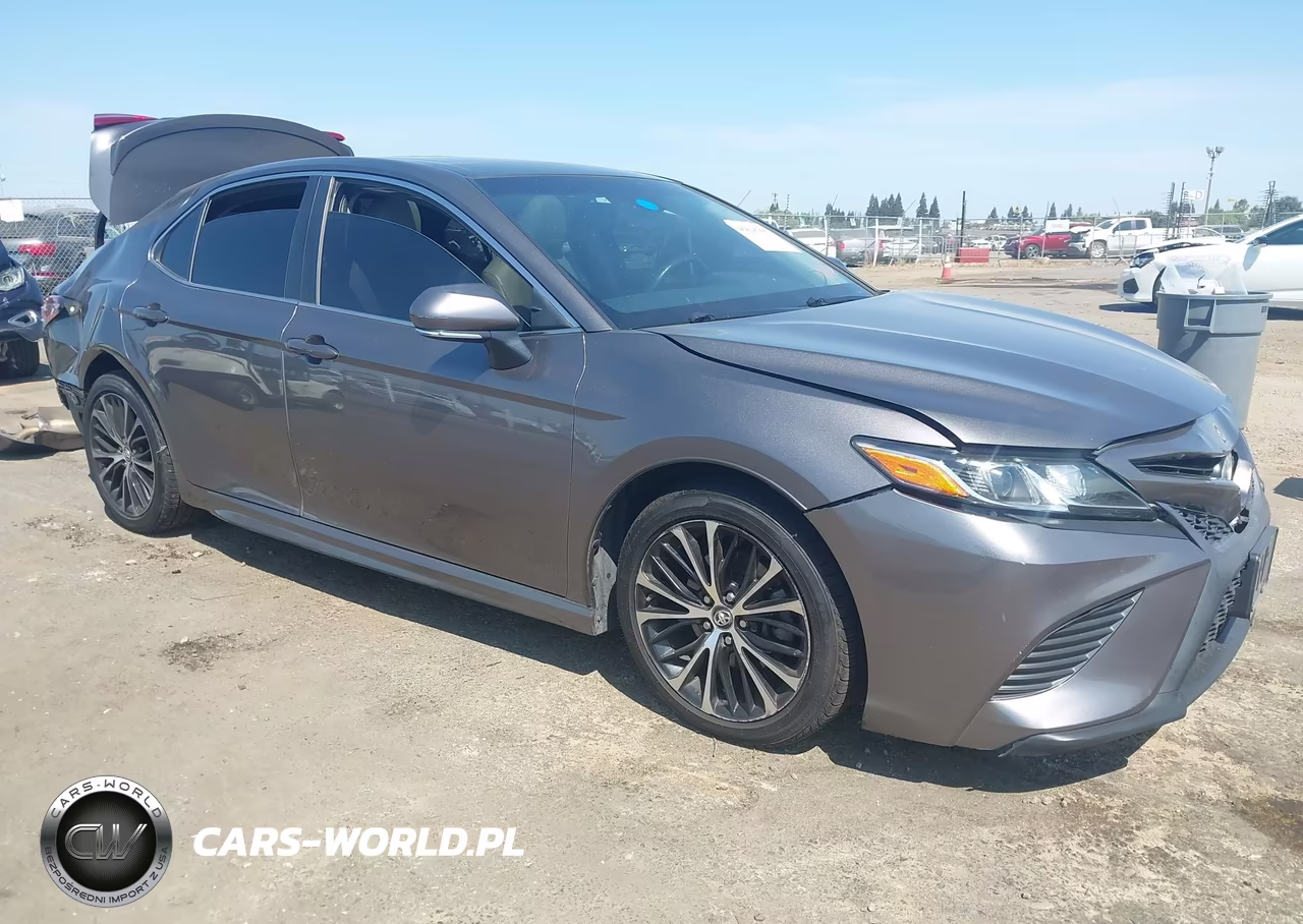 2018 Toyota Camry Se – zdjęcie 1 z 17