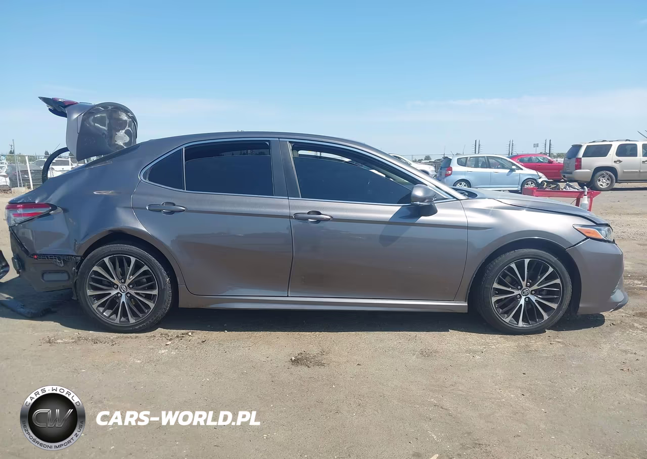 2018 Toyota Camry Se VIN:4T1B11HK2JU571366 - 14