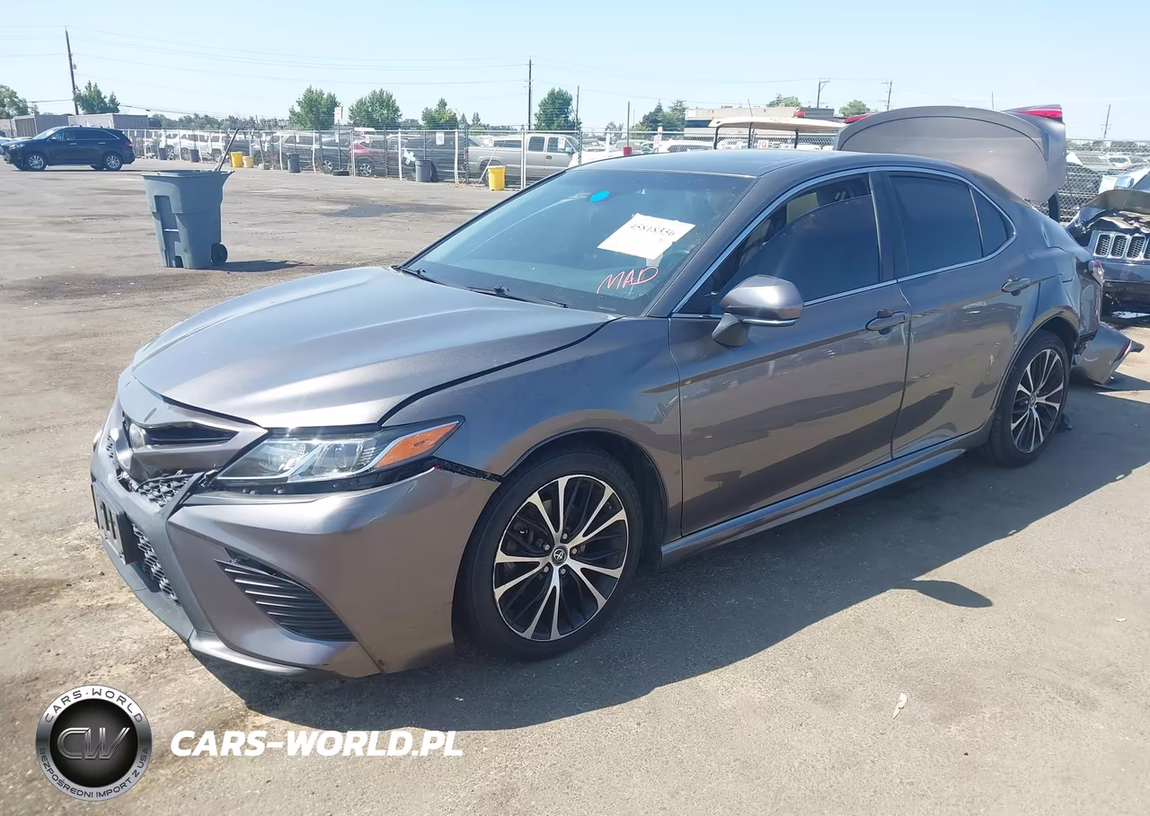 2018 Toyota Camry Se VIN:4T1B11HK2JU571366 - 2