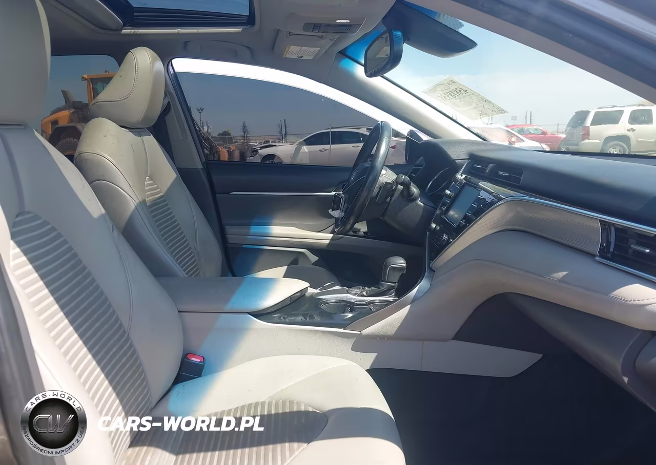 2018 Toyota Camry Se VIN:4T1B11HK2JU571366 - 5