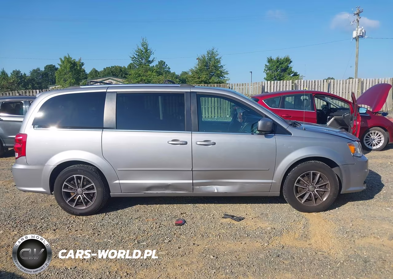 2017 Dodge Grand Caravan Sxt VIN:2C4RDGCGXHR790535 - 13