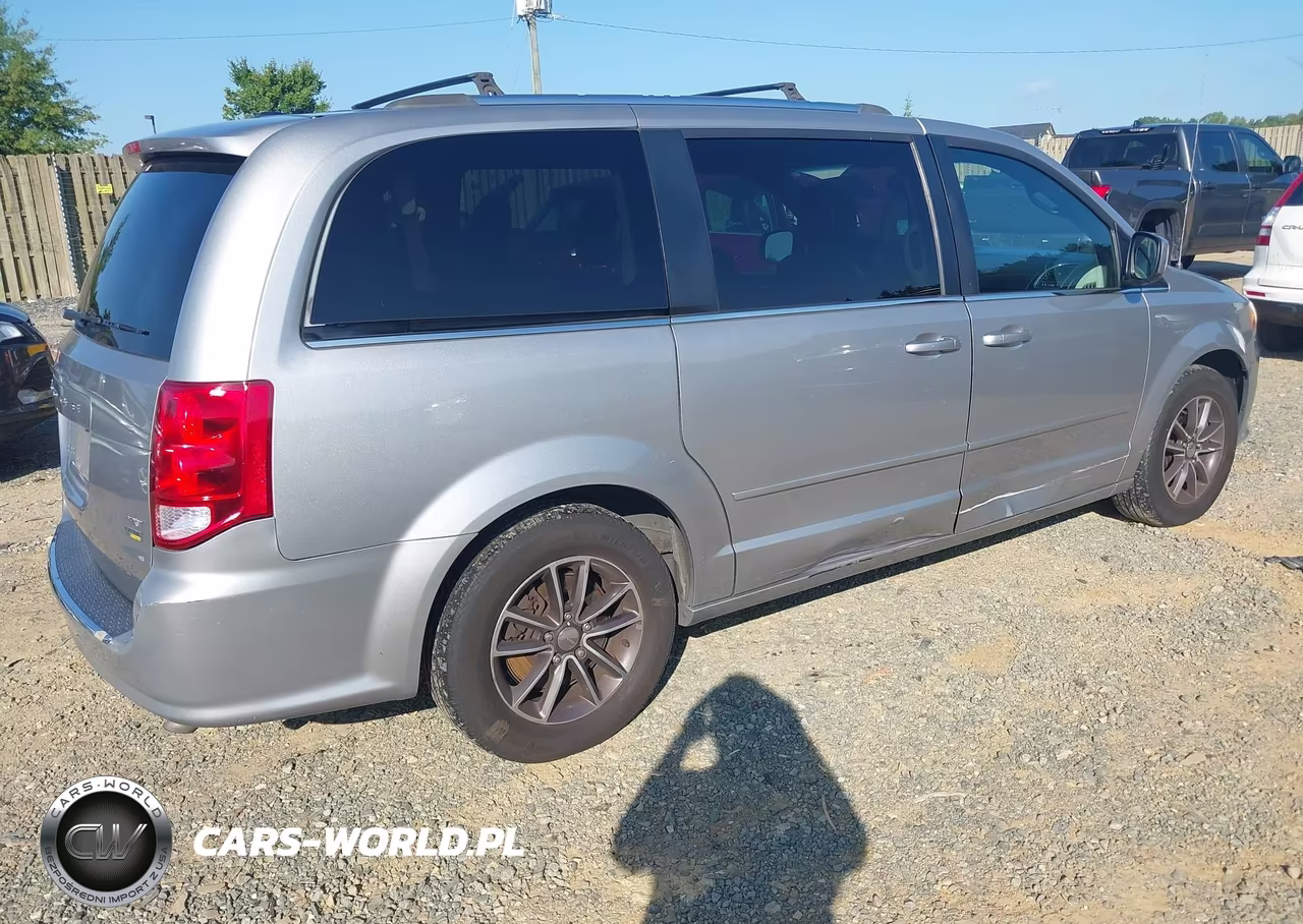 2017 Dodge Grand Caravan Sxt VIN:2C4RDGCGXHR790535 - 4
