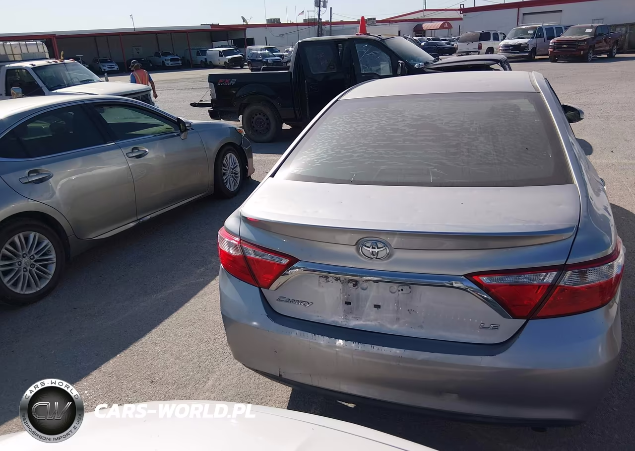 2017 Toyota Camry Le VIN:4T1BF1FK6HU369564 - 16