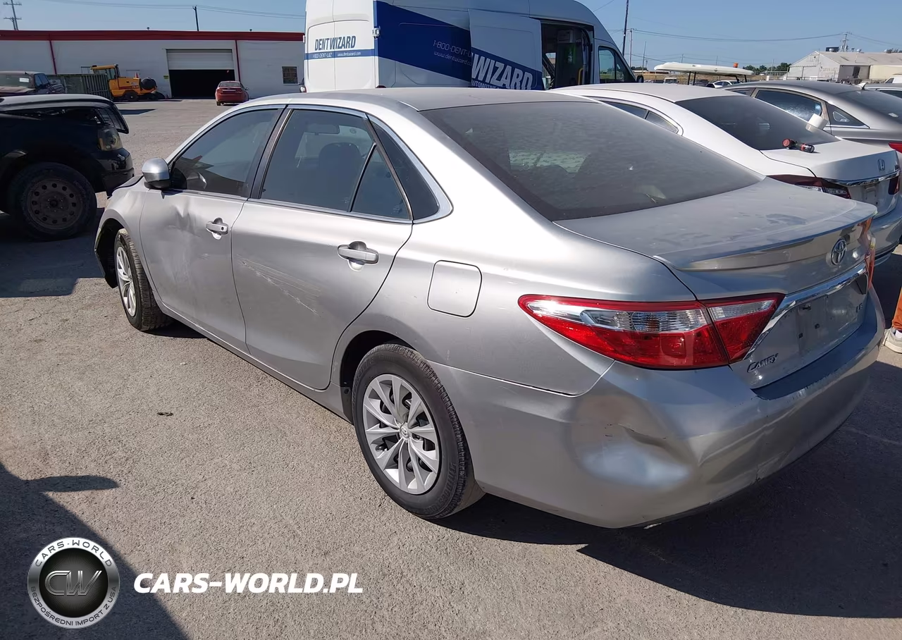 2017 Toyota Camry Le VIN:4T1BF1FK6HU369564 - 3