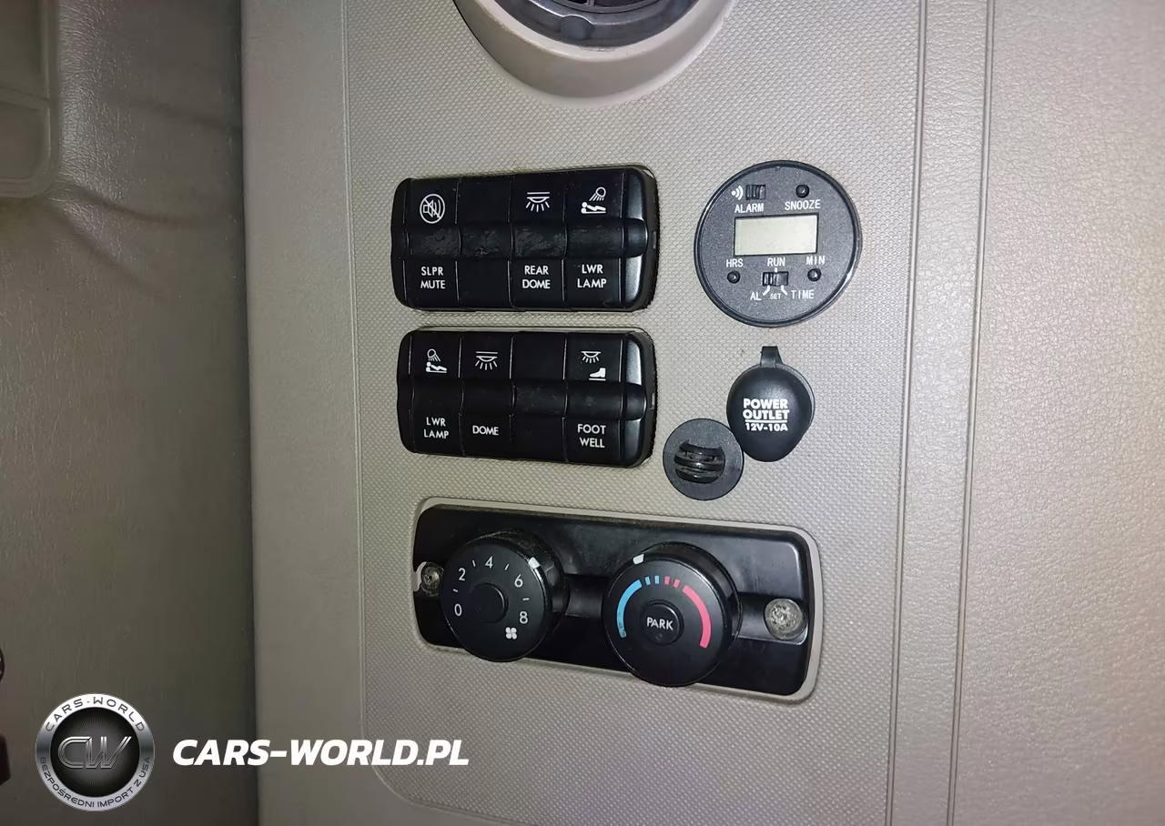 2010 Freightliner Cascadia 125 VIN:1FUJGLDRXASAK8951 - 12