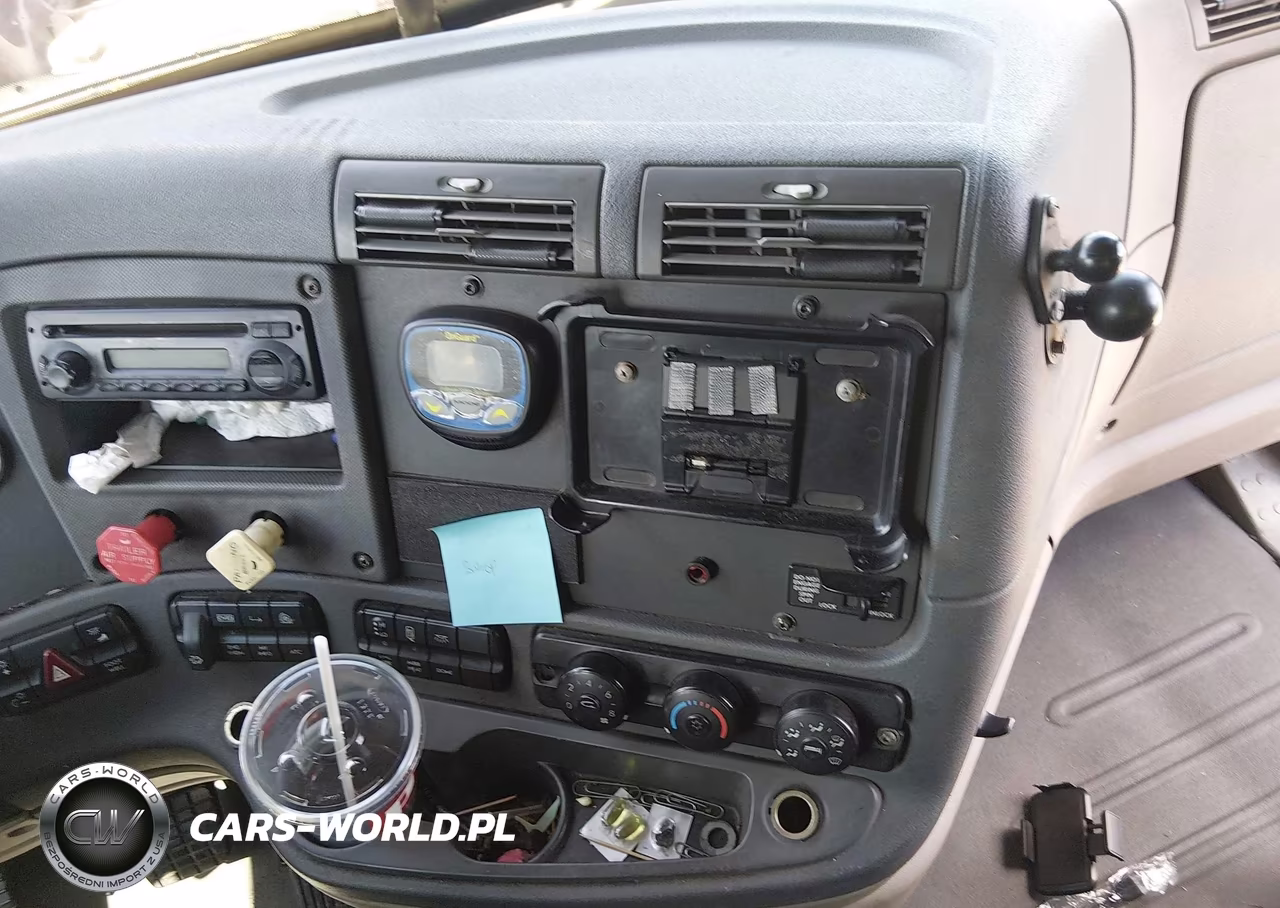 2010 Freightliner Cascadia 125 VIN:1FUJGLDRXASAK8951 - 13