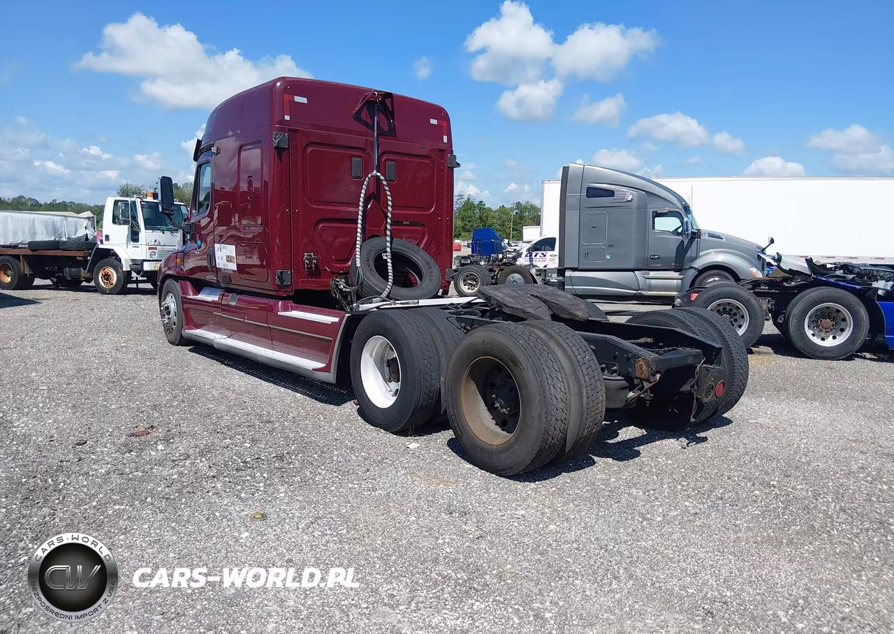 2010 Freightliner Cascadia 125 VIN:1FUJGLDRXASAK8951 - 3