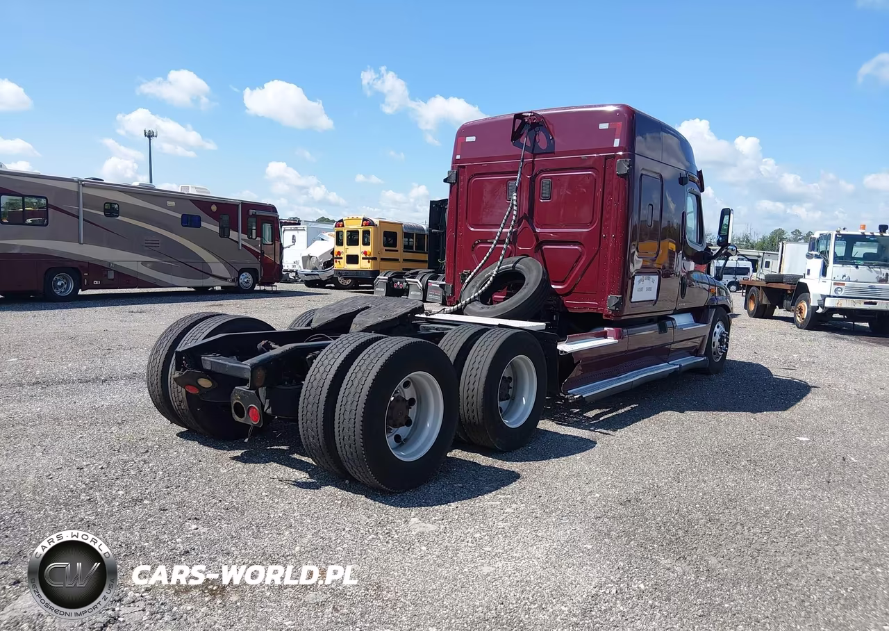 2010 Freightliner Cascadia 125 VIN:1FUJGLDRXASAK8951 - 4