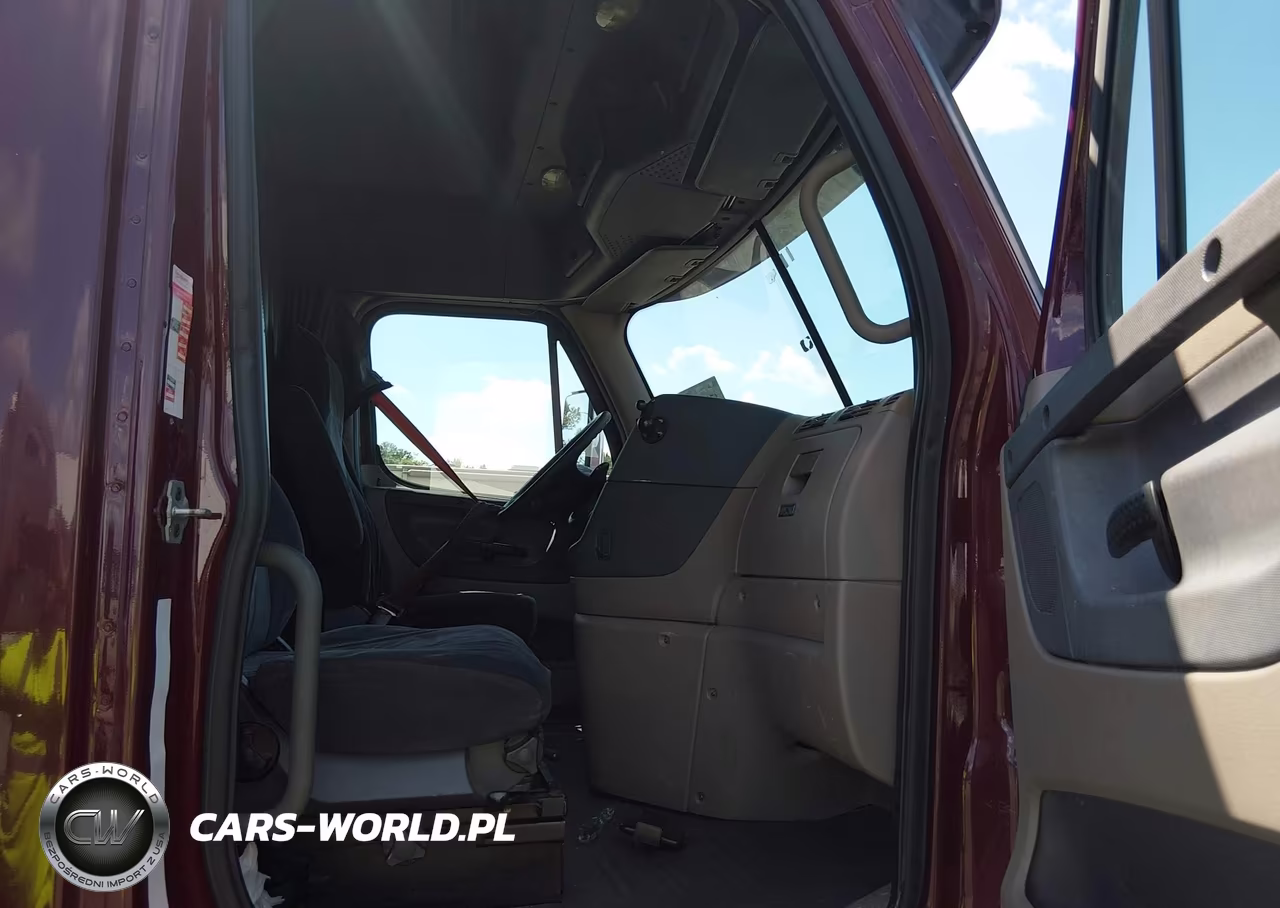 2010 Freightliner Cascadia 125 VIN:1FUJGLDRXASAK8951 - 7