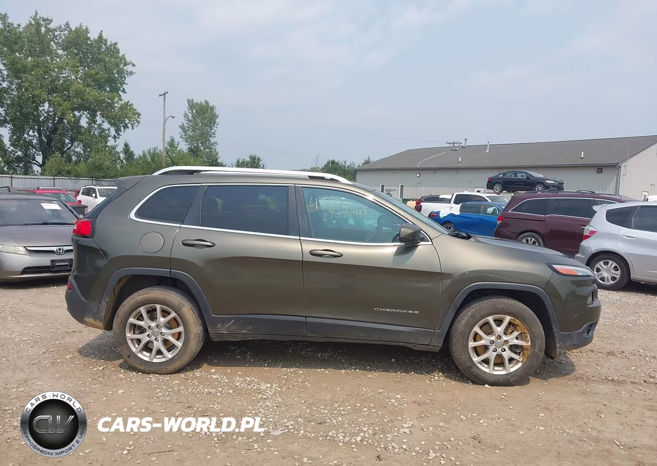 2015 Jeep Cherokee Latitude VIN:1C4PJMCB1FW572149 - 13