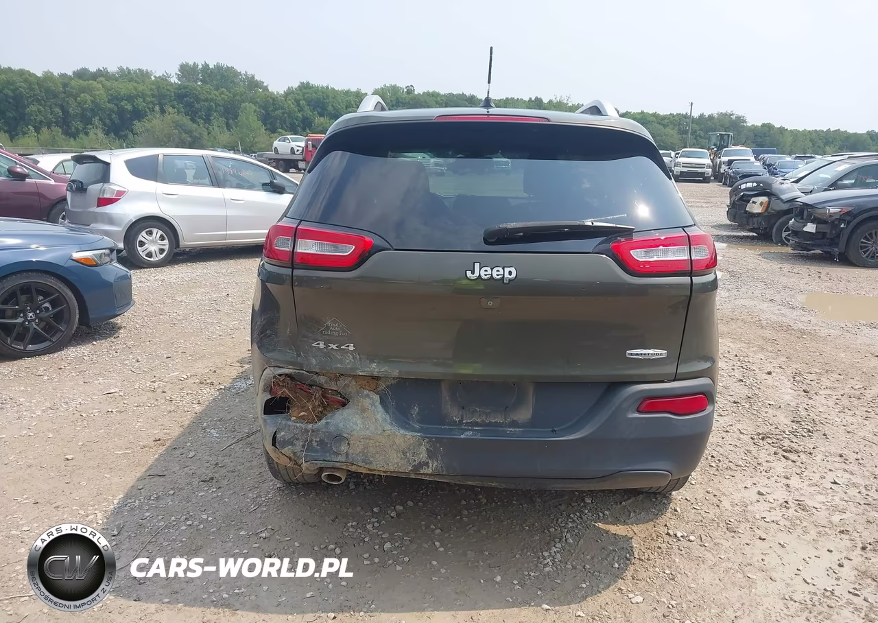 2015 Jeep Cherokee Latitude VIN:1C4PJMCB1FW572149 - 16