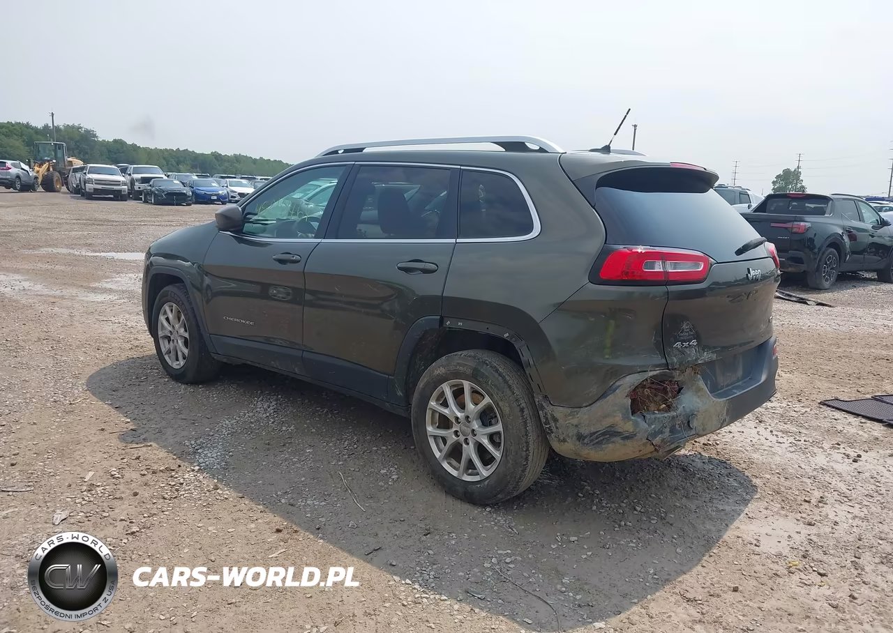 2015 Jeep Cherokee Latitude VIN:1C4PJMCB1FW572149 - 3