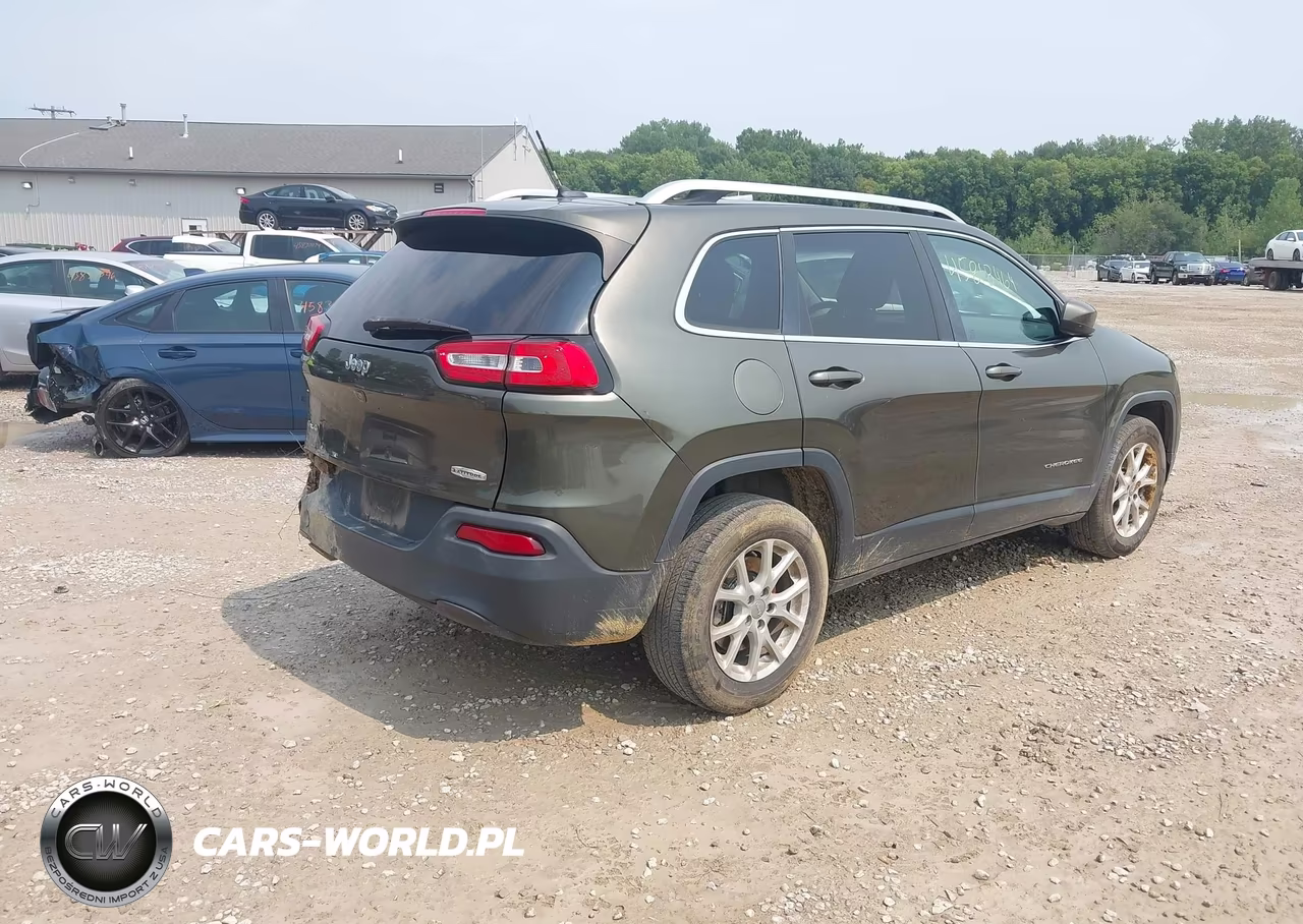 2015 Jeep Cherokee Latitude VIN:1C4PJMCB1FW572149 - 4