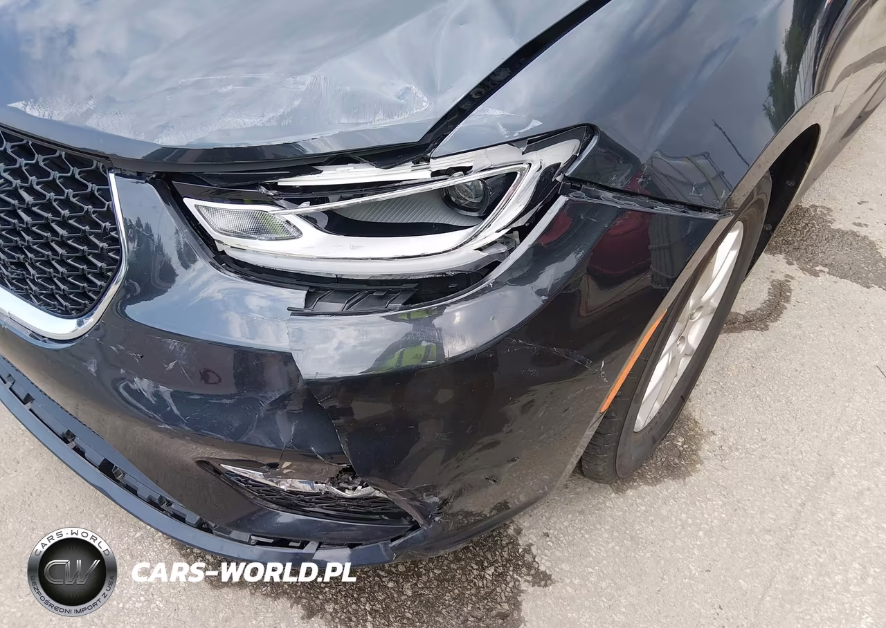 2021 Chrysler Pacifica Touring L VIN:2C4RC1BG7MR552685 - 17