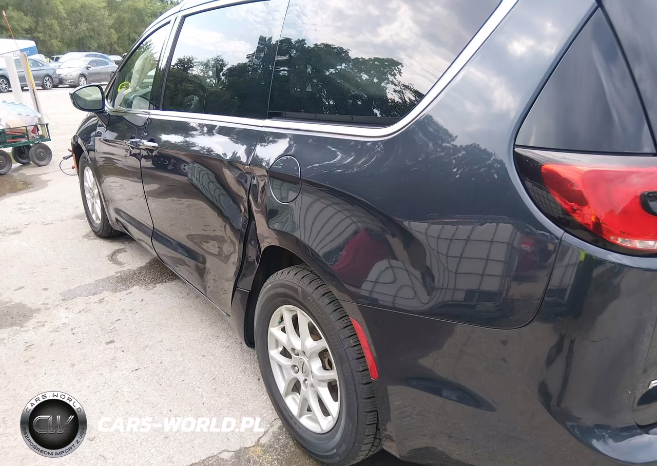 2021 Chrysler Pacifica Touring L VIN:2C4RC1BG7MR552685 - 19