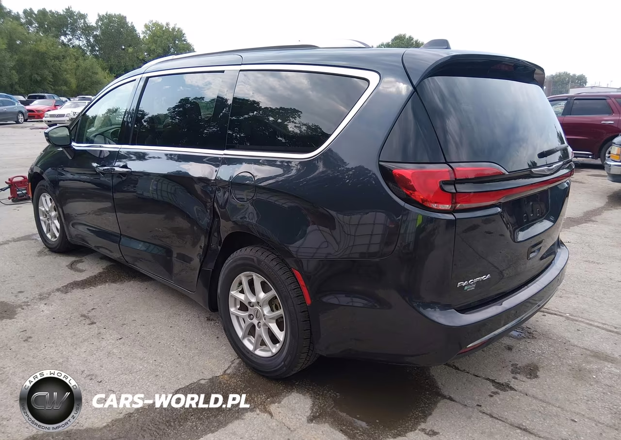 2021 Chrysler Pacifica Touring L VIN:2C4RC1BG7MR552685 - 3
