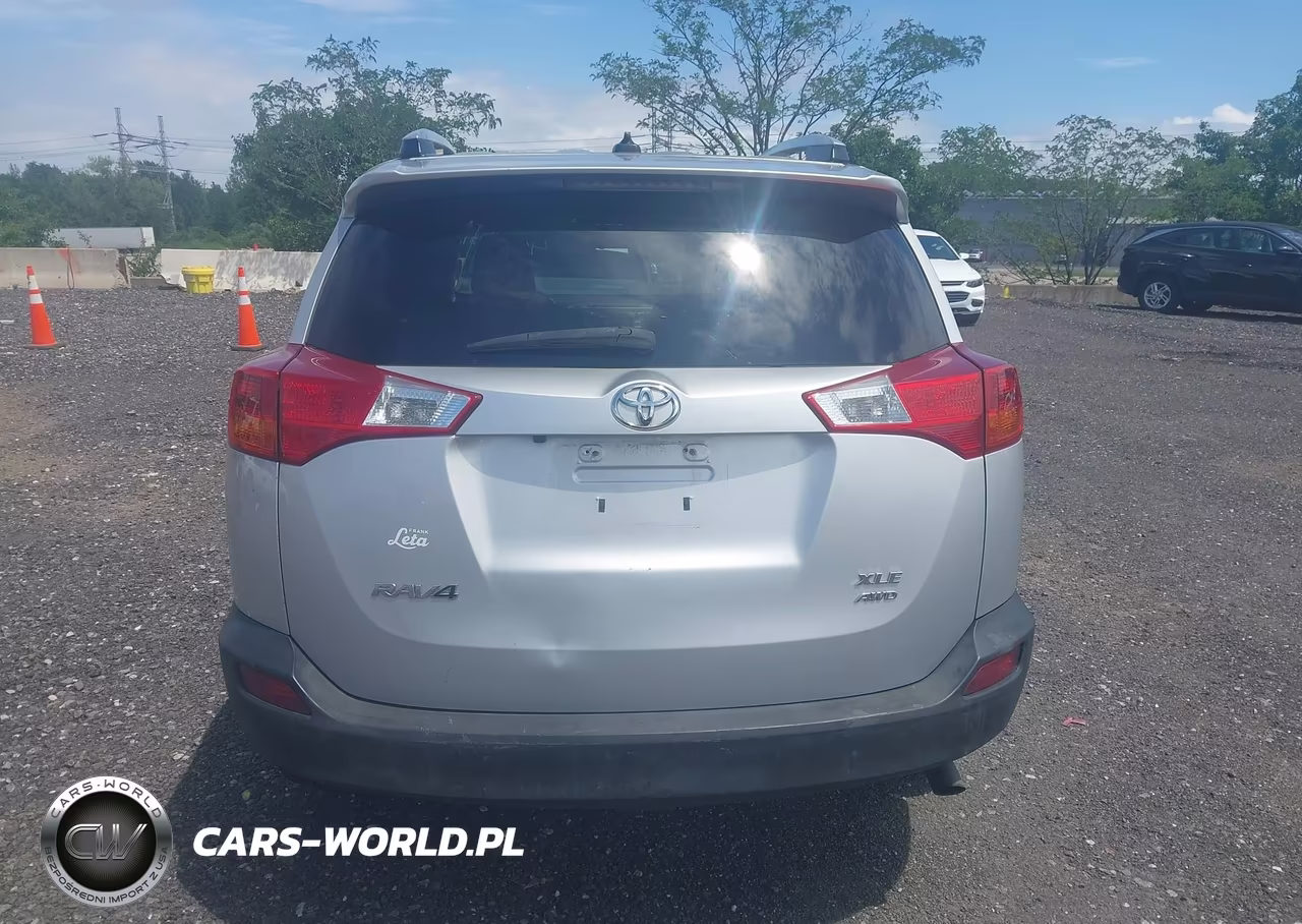 2015 Toyota Rav4 Xle VIN:2T3RFREV7FW386211 - 16